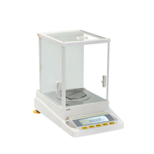 Electronic analytical balance with interior calibration